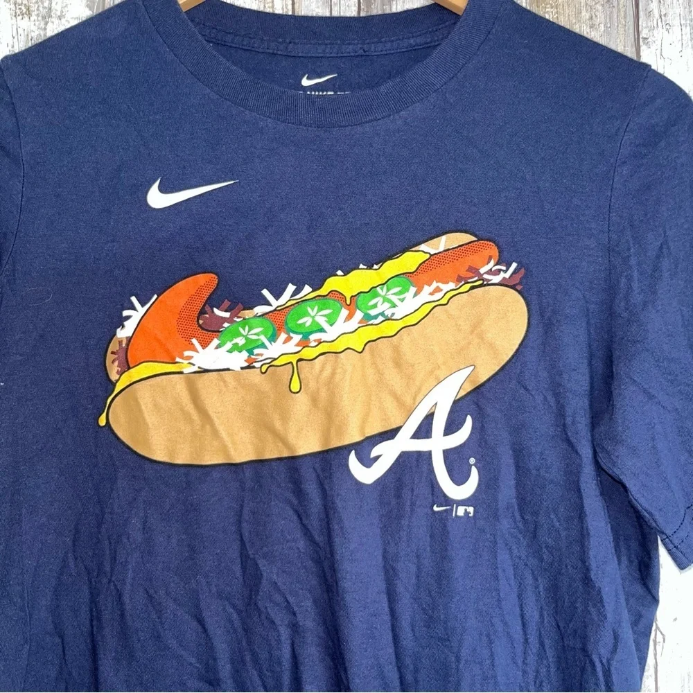 Nike MLB Rare Atlanta Braves Hot Dog Glizzy Tee Blue Women’s Large - Picture 2 of 4